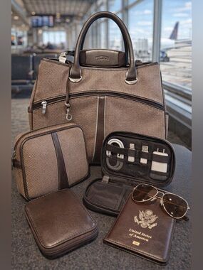 TUMI Executive Travel Commuter Bag w/original removable TUMI accessory pouch